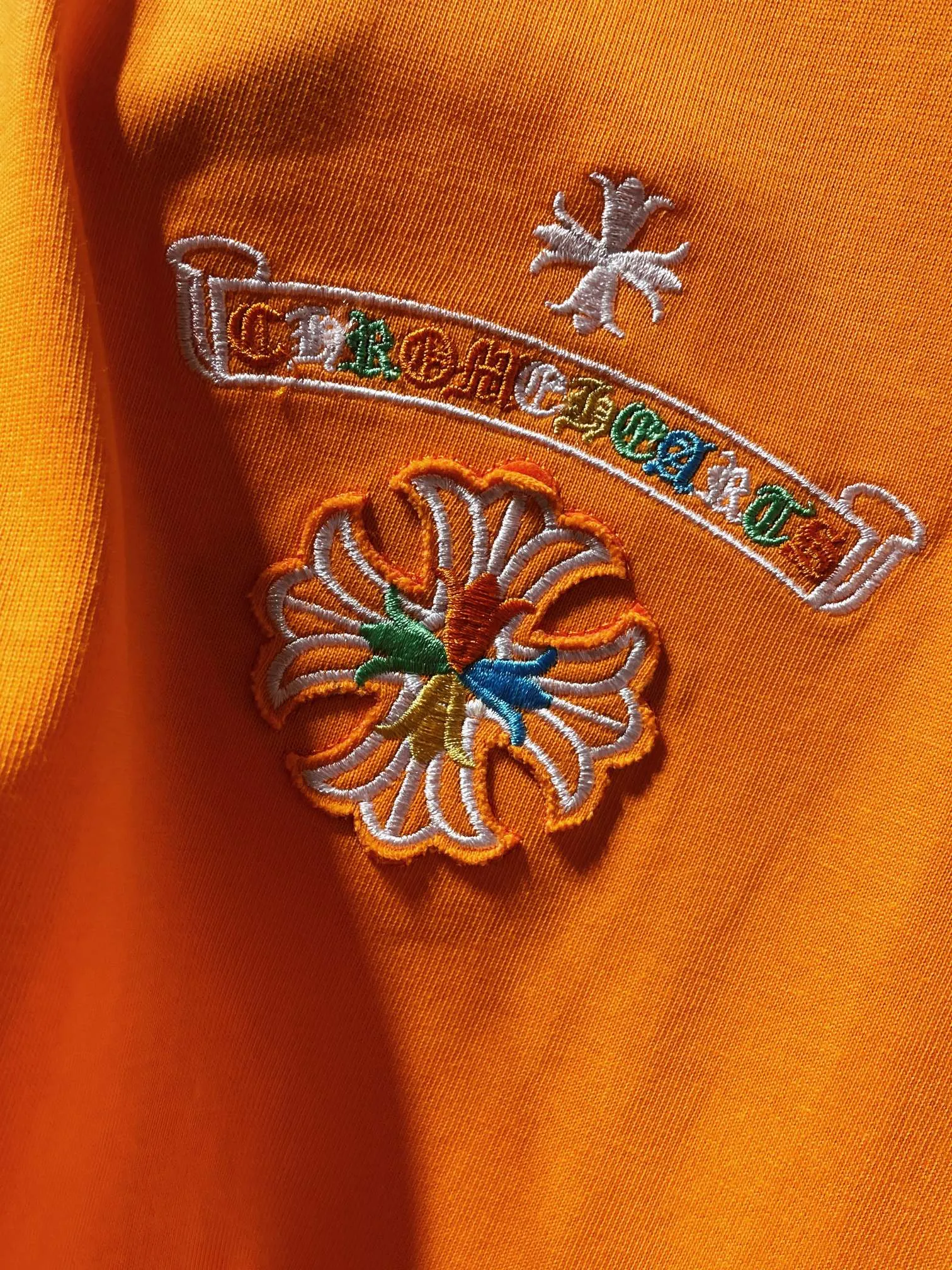 P174 New Chrome Hearts 25ss for summer. High-weight, environmentally friendly and high-quality top-quality fabric. 260g~270g. Embroidered colorful classic cross horseshoe short sleeves. Counter synchronization. Re-engraved version 1:1. Recommended colors: black, white, orange, blue. Size: S, M, L, XL.